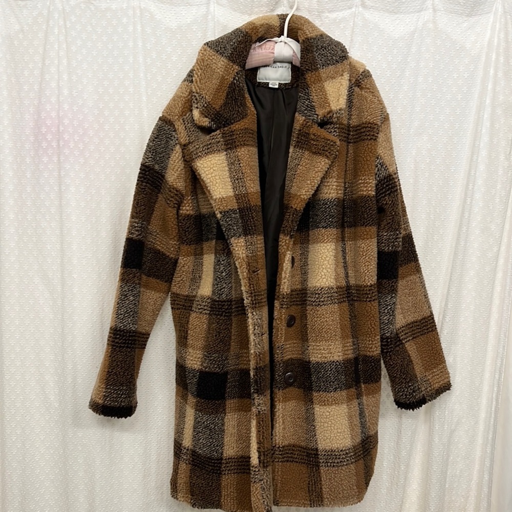 Cozy warm plaid Teddy coat w/ buttons.  No rips, stains, tears.  Worn 4 times.